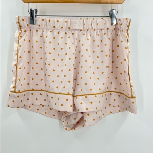 Victoria’s Secret pajama Shorts Ladies Medium - Picture 1 of 4